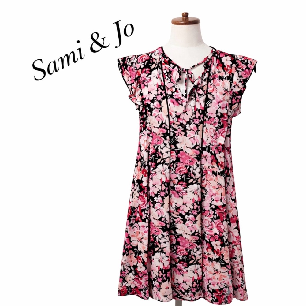 NWOT. Sami & Jo Pink Floral Midi Dress. 
Flutter Sleeve.
Size L.